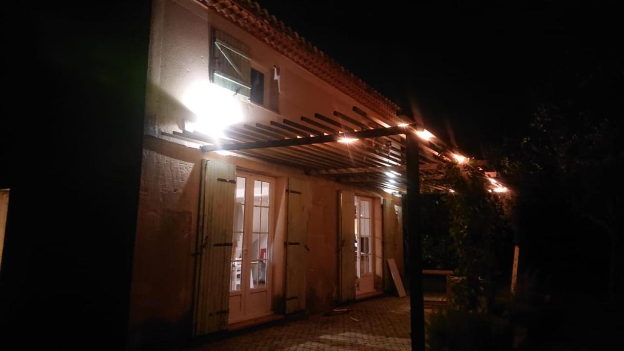 Charmant Mazet Nîmes Buitenkant foto